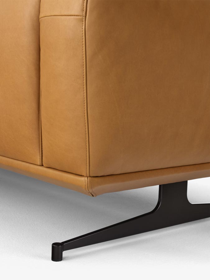 Inland-AV22-AV23_Noble-Cognac-Leather_Detail-base-1200x1600.jpg