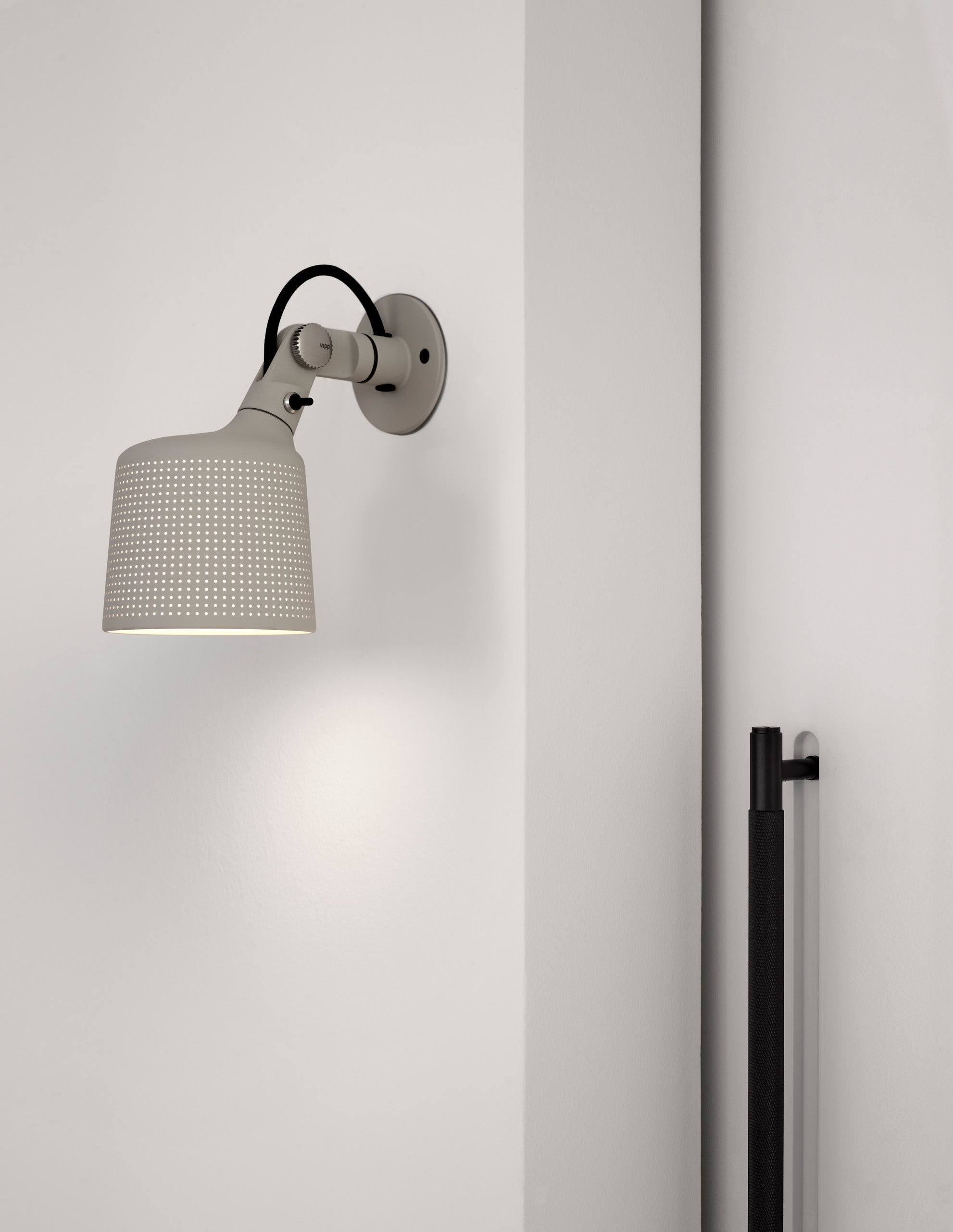 vipp-524-wall-spot-warm-grey-01-01.jpg