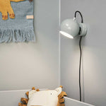 123398_Frandsen-Ball-Wall-Lamp-ø12-Glossy-Mint_3.jpg