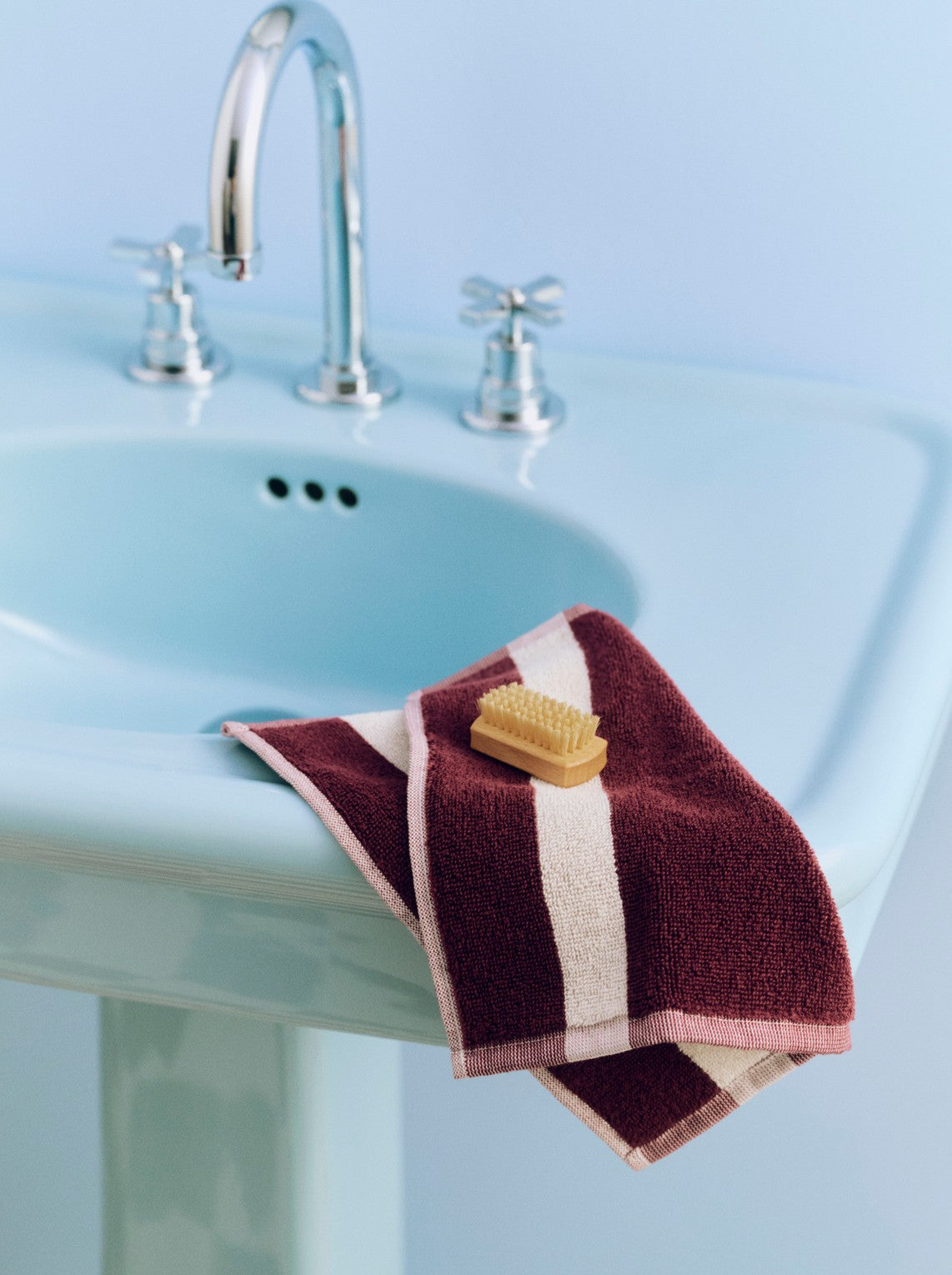 Stripe Wash Cloth burgundy.jpg