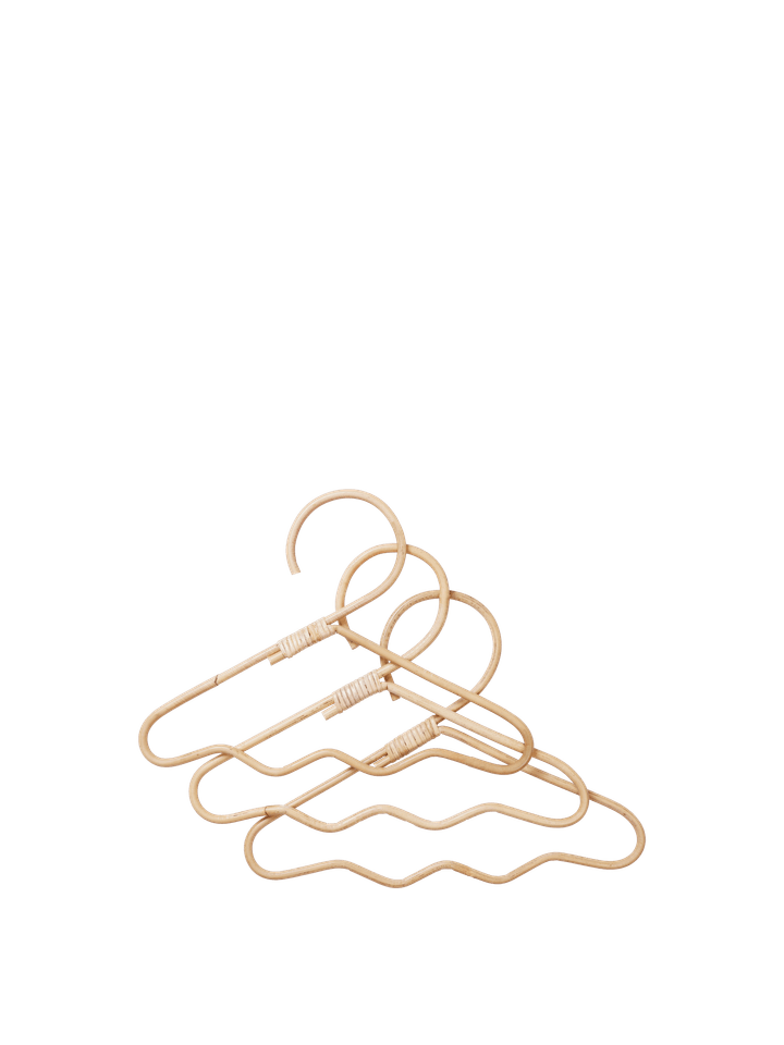 FermLiving_AW25_WaviClothesHangers_SetOf3_Natural_1104272112_1.png