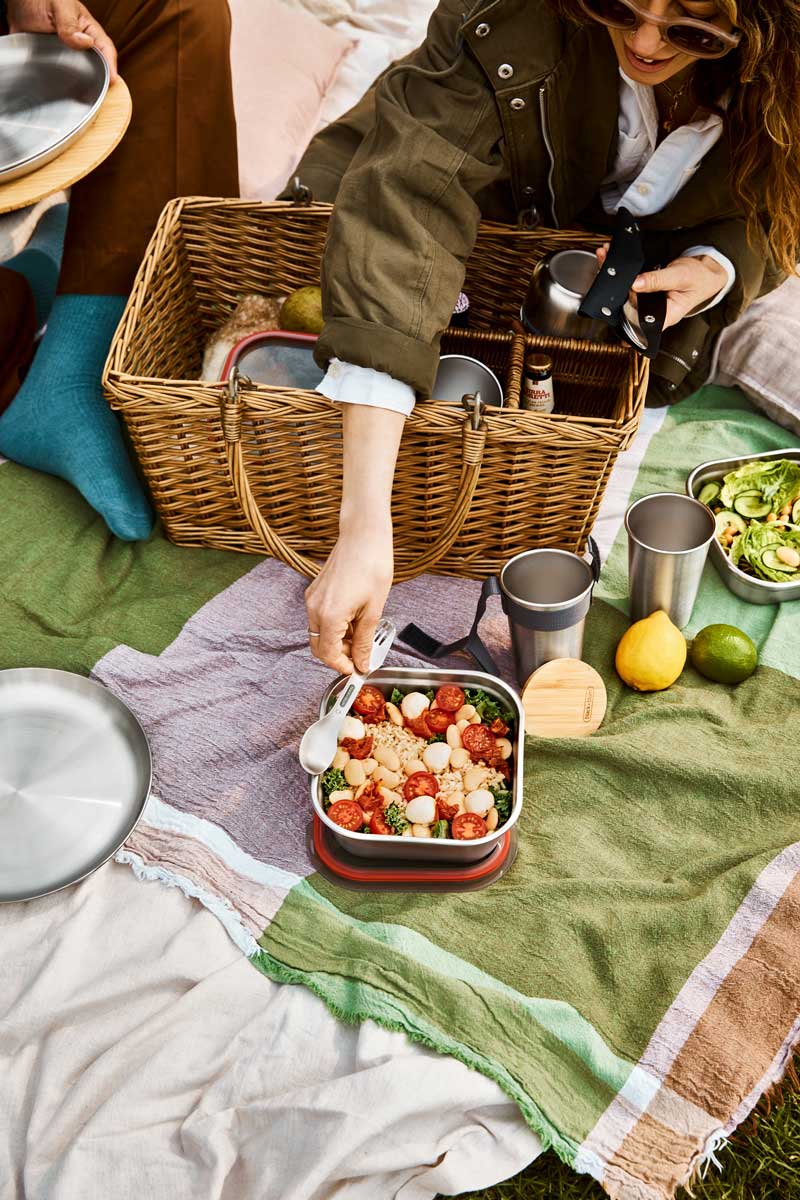 black-blum-square-multi-function-1-4l-picnic.jpg
