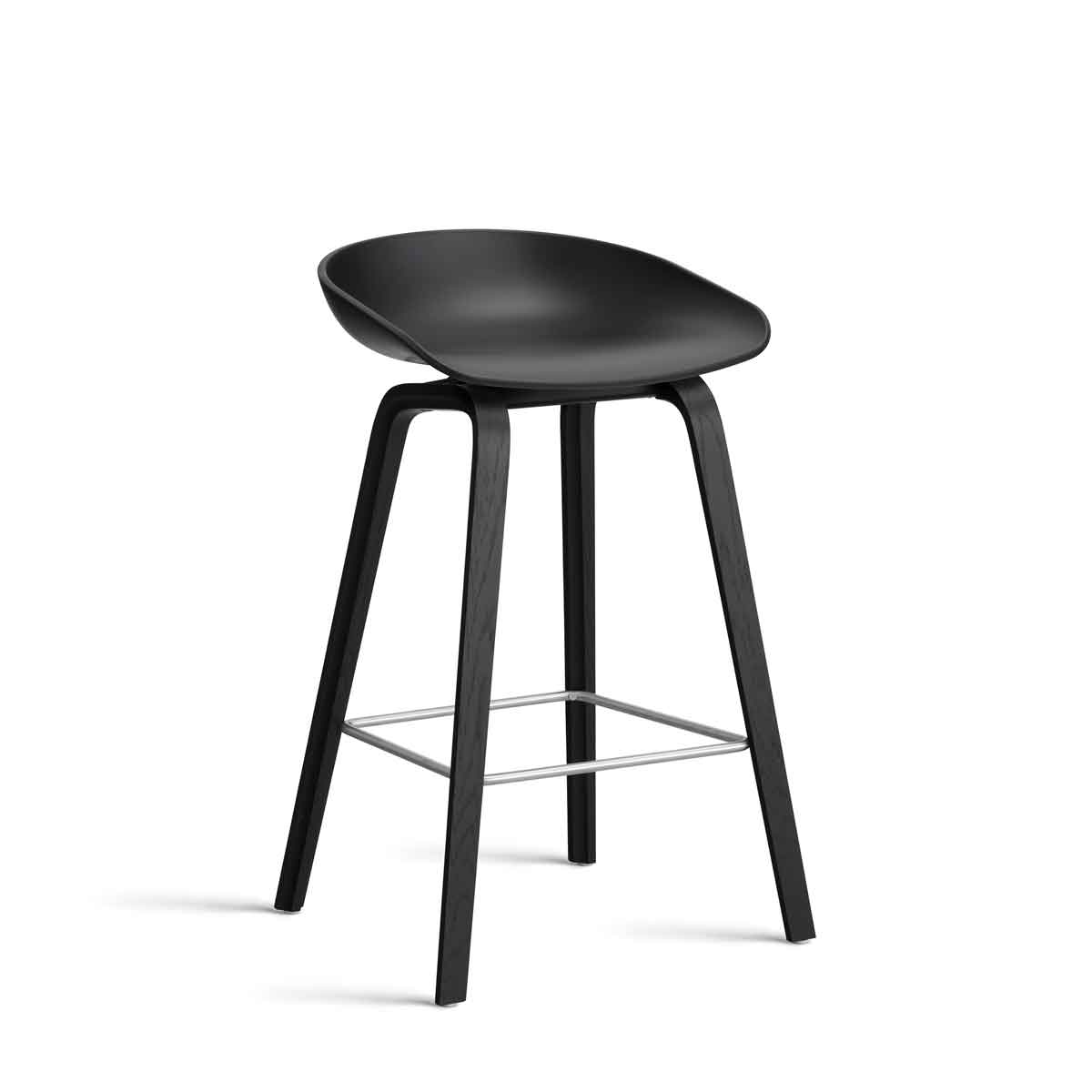 AA001-D168-AA51_AAS-32-H65-black-2.0-shell_black-wb-laquered-oak-base_stainless-steel-footrest.jpg