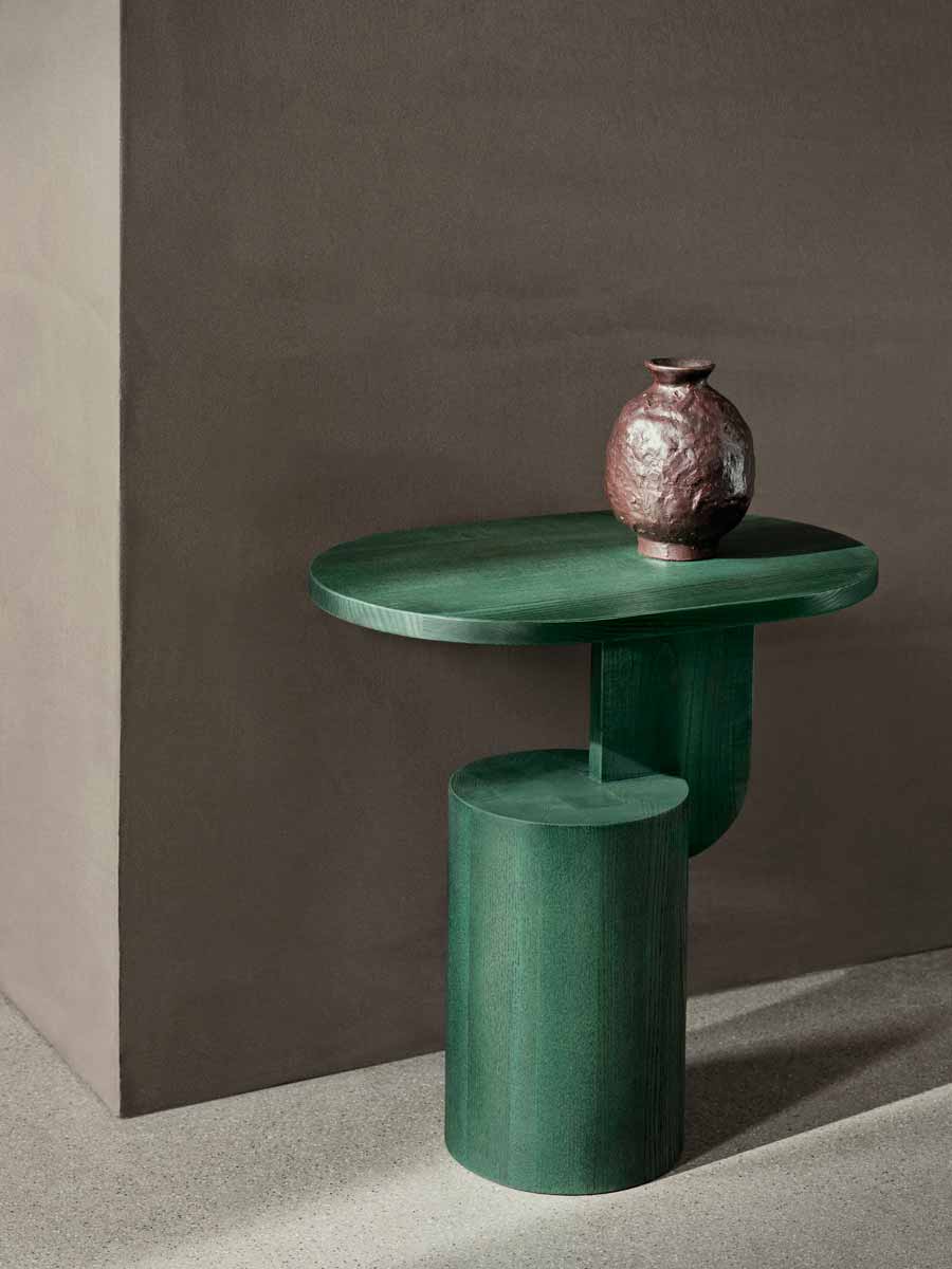 fermLIVING_SS24_InsertSideTable_MyrtleGreenStained_1104269275_DoroVase_H16_Coffee_1104269043_1.jpg