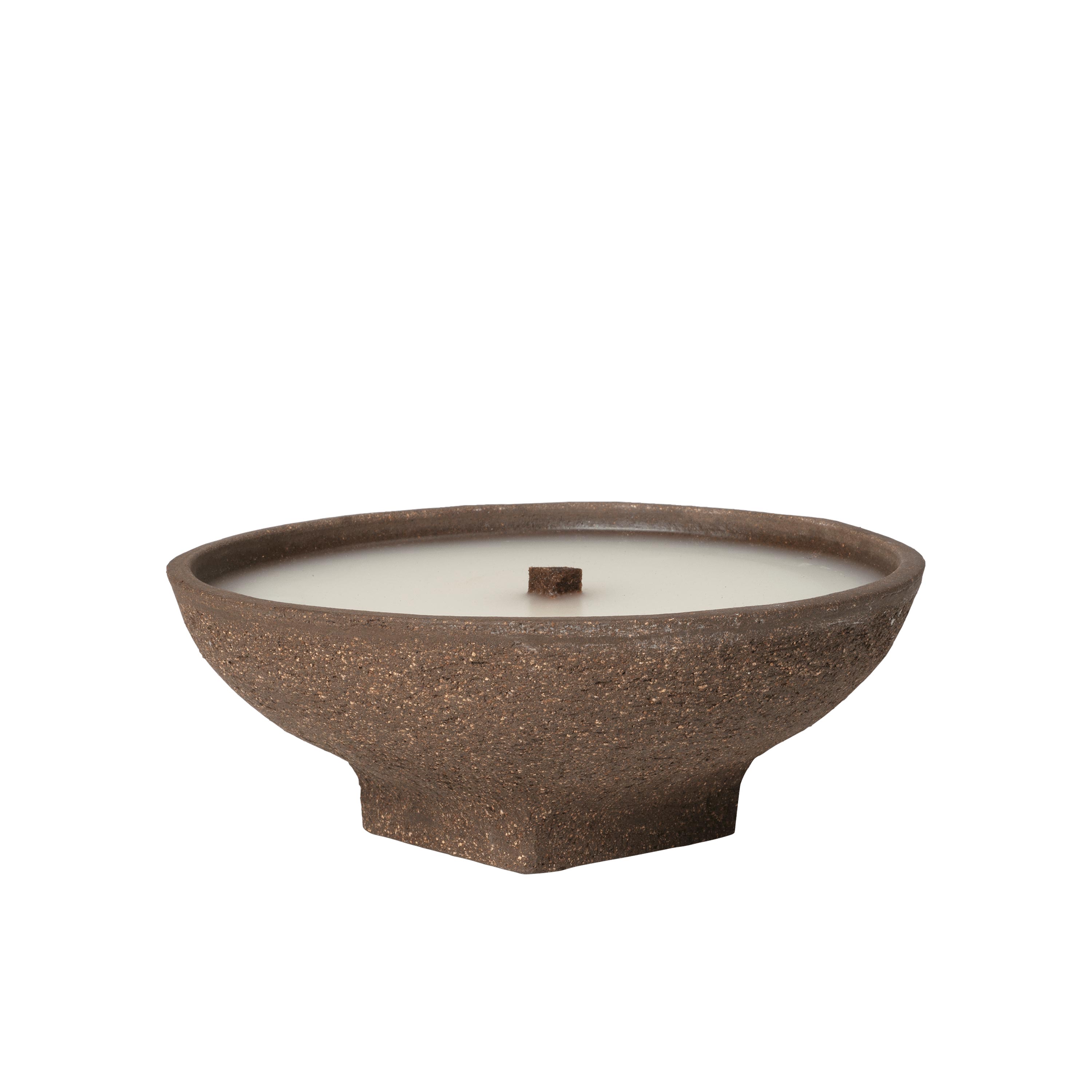 FermLiving_SS26_VeiOutdoorCandle_20_Brown_1104272985_1.jpg