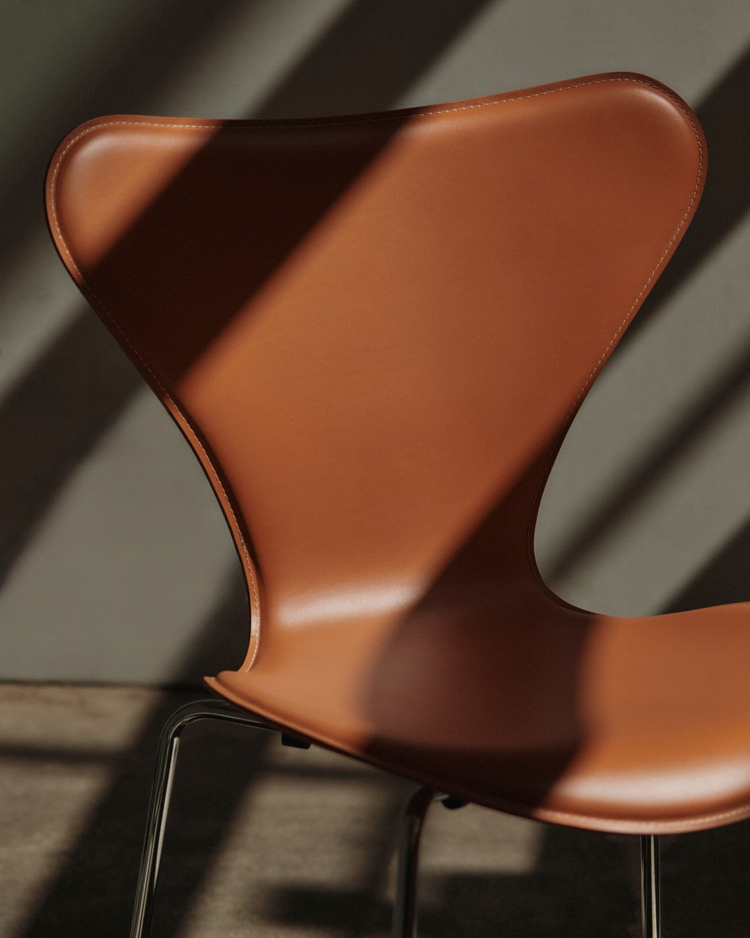 FH_Series 7_Tailored_3107_Saddle Brown_Chrome_close-up.jpg