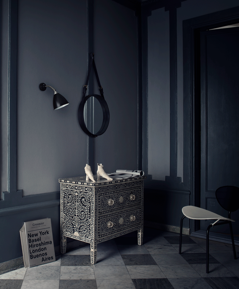 AdnetWallMirrorCircular_NagasakiDiningChair_BL7WallLamp_1.png