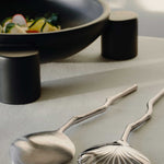 Salat_servers_with_bowl_high.jpg