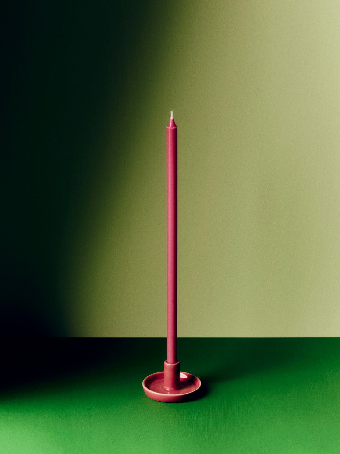 Disc Candleholder X-Small Slim berry pink_Slim Candle.jpg