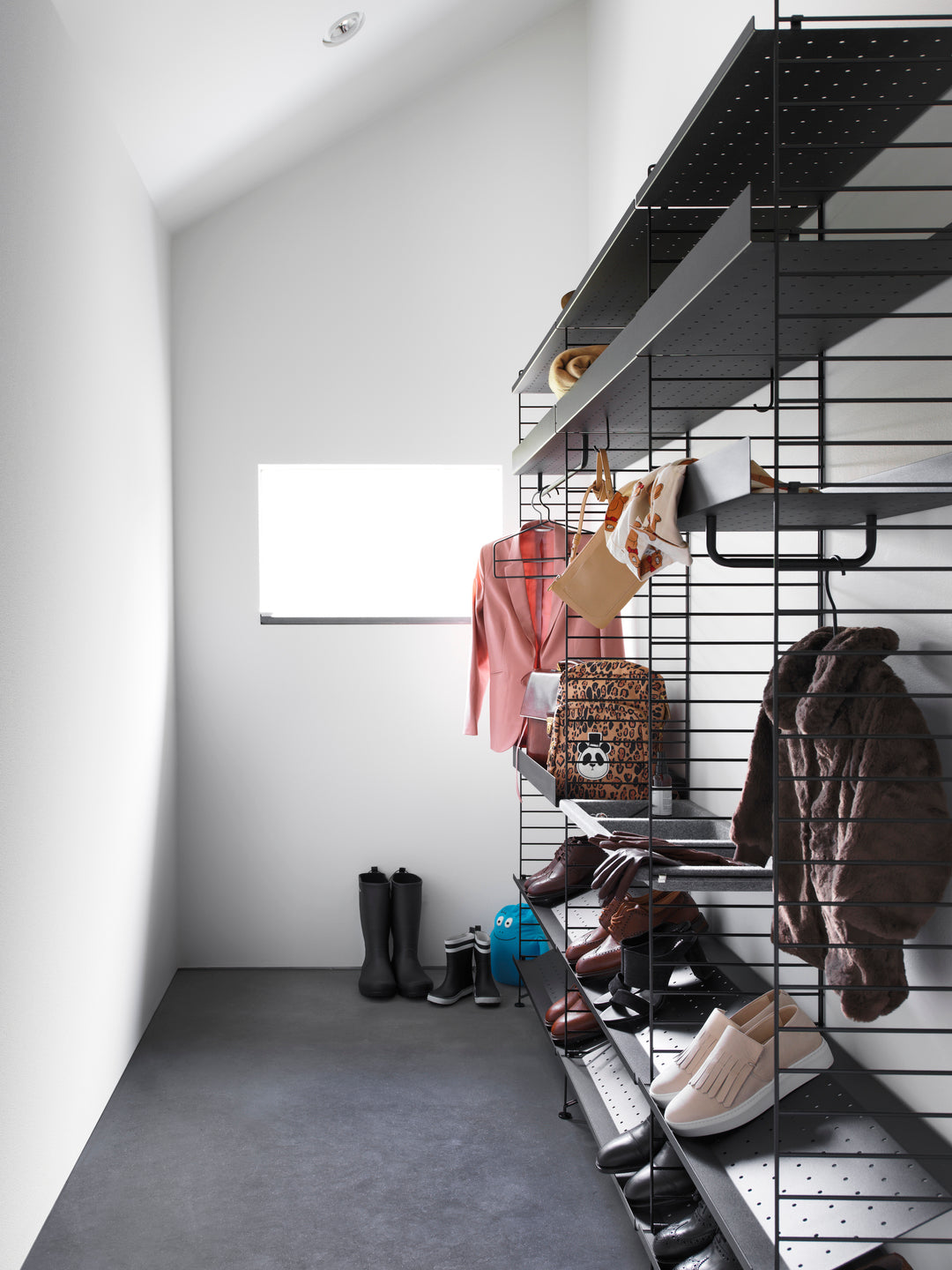 string-system-hallway-black_cropped_portrait_xlarge.jpg