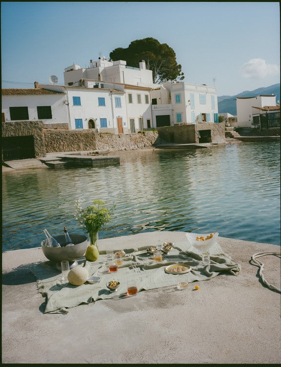 FermLiving_OutdoorTablescapes_1104272627_1104270742_1104273162_1104269795_1104272986_1104272987_1104273163.jpg