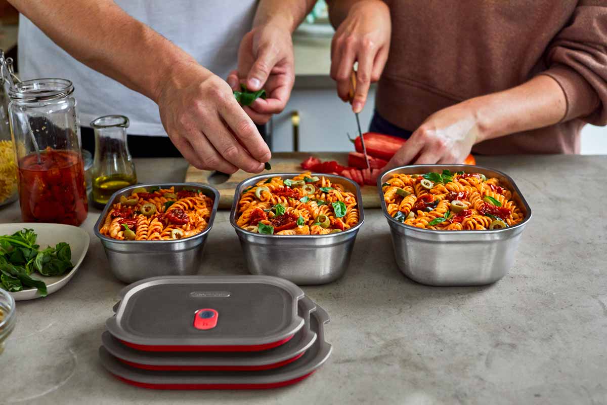 black-blum-multi-function-boxes-couple-meal-prep.jpg