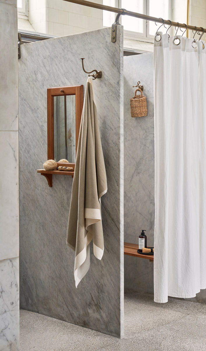 vipp-104-towel-large-01.jpg