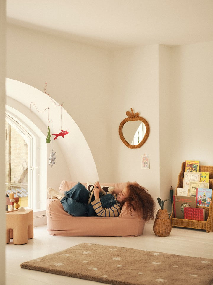 FermLiving_AW26_BillowBeanBag_Rose_1104273830_LundenCushion_Off-white-DarkChocolate_1104274478_AppleBraidedMirror_Natural_1104273963_RivanDisplayBookcase_Natural_1104273989_SkyeTuftedRug_80x120_Cashmere_1104273756_2.jpg
