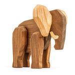 dad-elephant_far-elefant_front.jpg