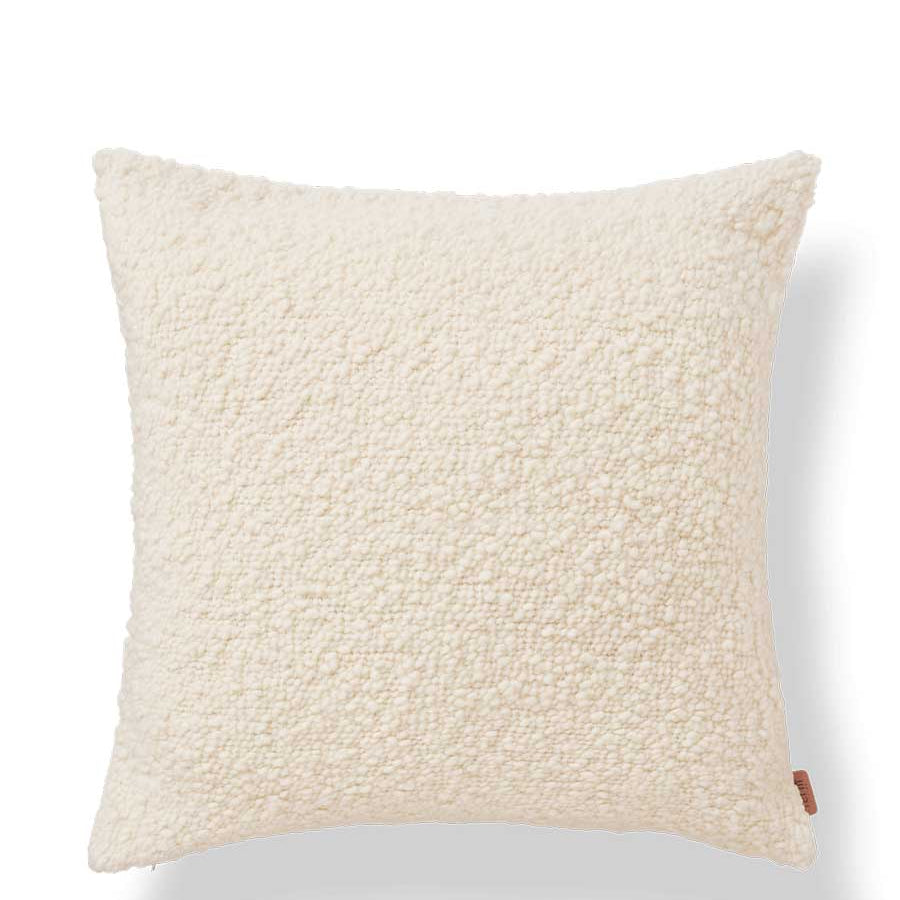 fermLIVING_AW24_MoorCushion_Off-white_1104269837_1104270368_1.jpg