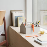 17099-en-sketch-toolbox-grey-loft-chair-oak-deep-red-steelcut-140-org.jpg