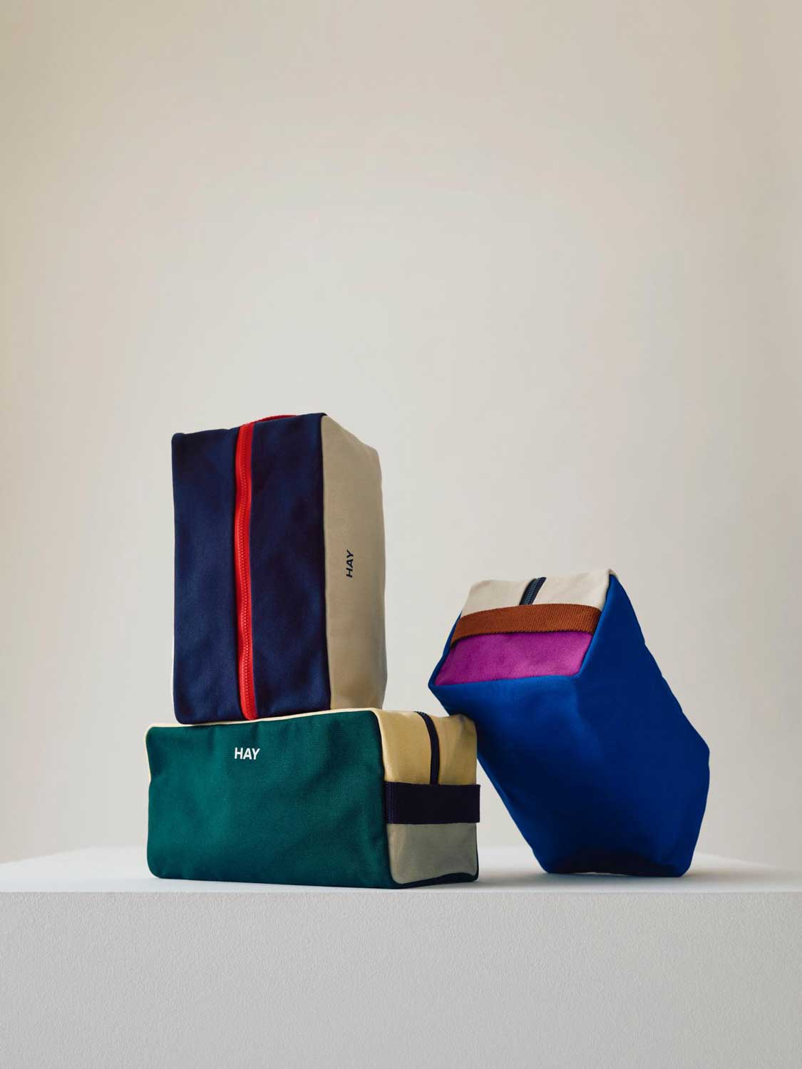 Multi-Wash-Bag-family-01.jpg