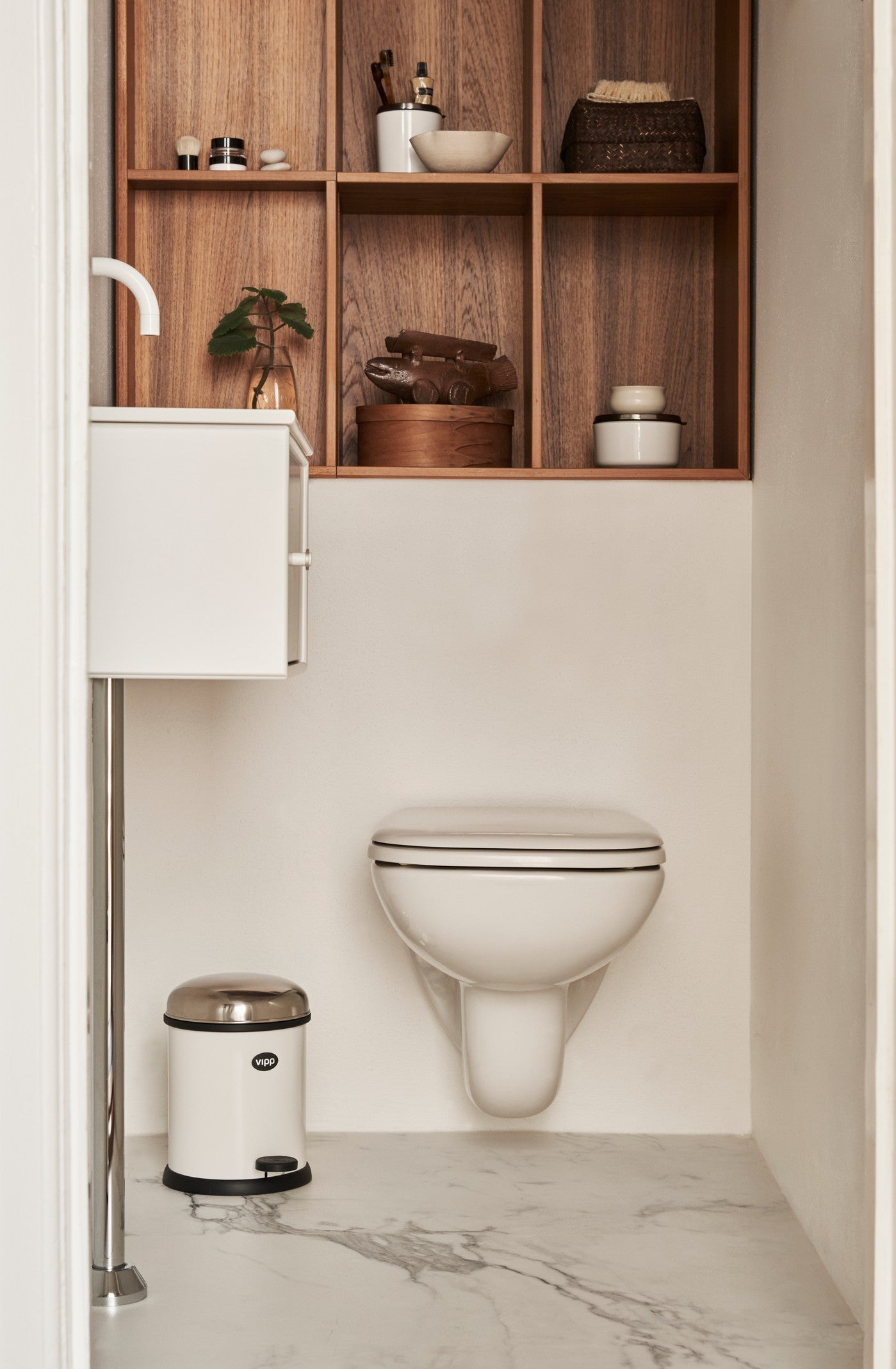 vipp-12-pedal-bin-white-01 (1).jpg