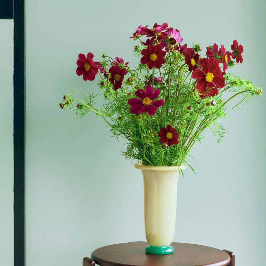 Empire-Vase-L-sand-with-lemon-rim-and-green-base-01.jpg