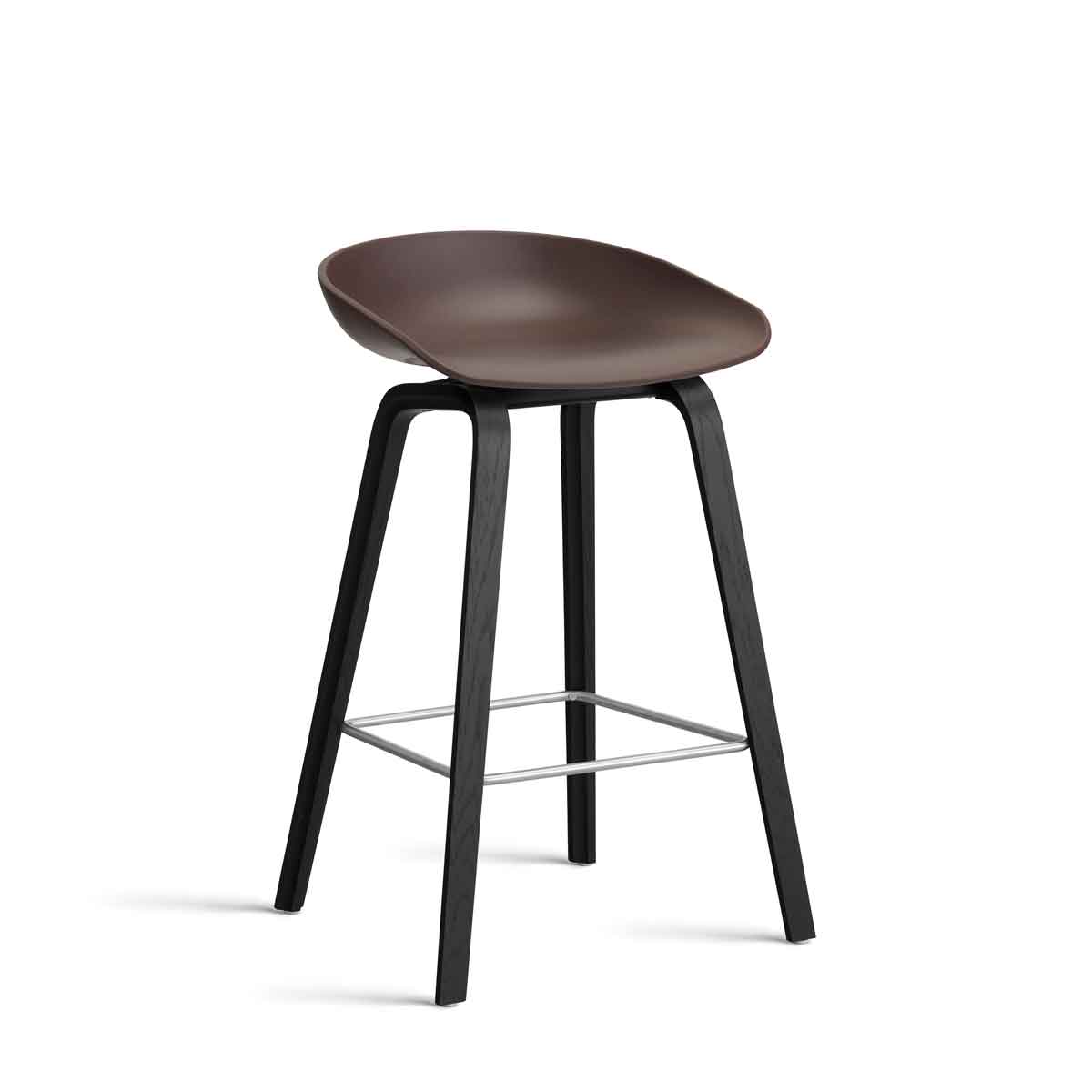 AA001-D132-AA51_AAS-32-H65-raisin-2.0-shell_black-wb-laquered-oak-base_stainless-steel-footrest.jpg