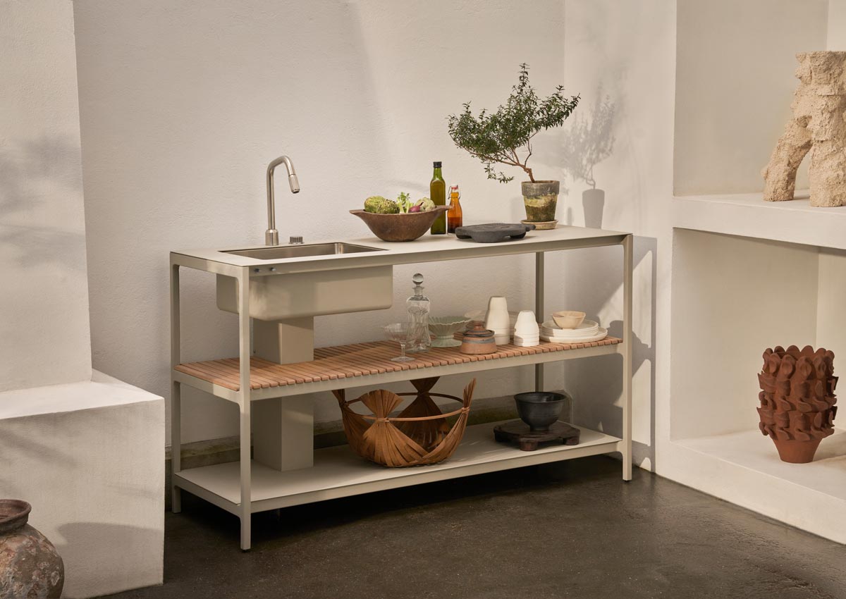 vipp742-open-air-kitchen-large-zink-01.jpg