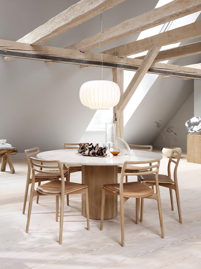 vipp-495-cabin-round-table-lightoak-02_1.jpg