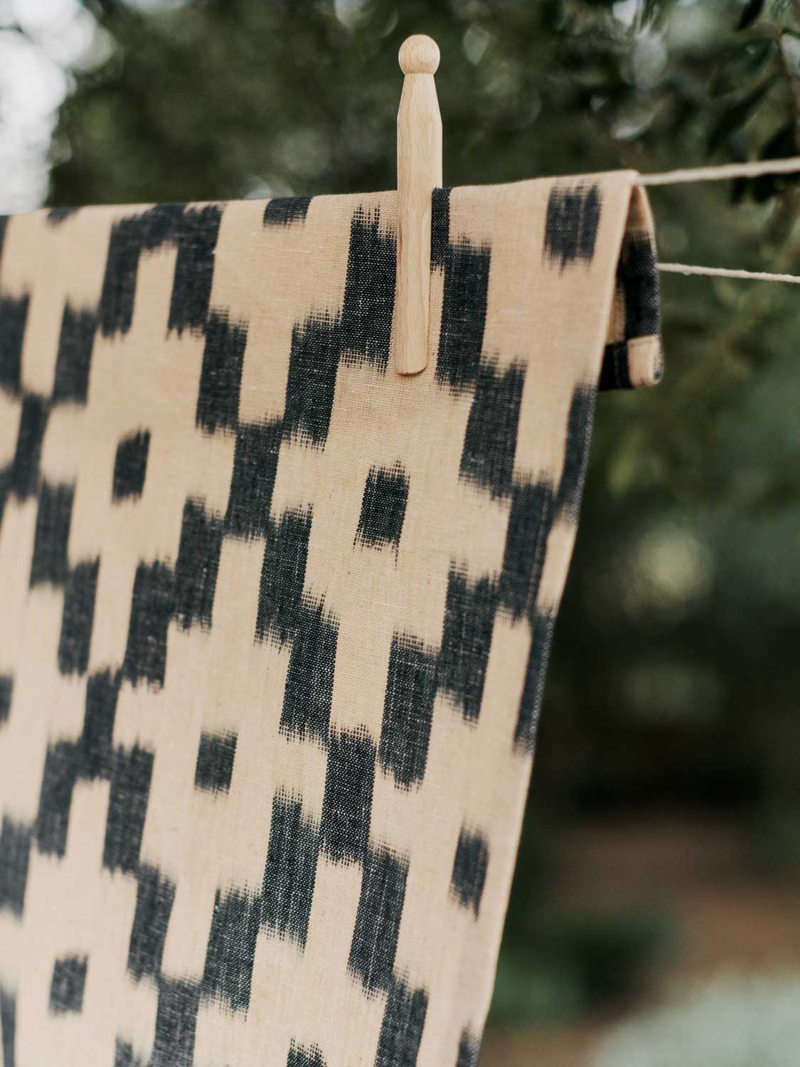 FermLiving_SS25_IkatTeaTowel_InkBlueOff-white_1104270944.jpg