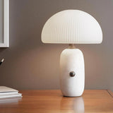 vipp-591-sculpture-lamp-white-01-on-web-l_0.jpg