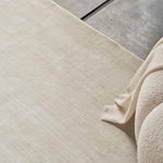 vipp-145-146-wool-rug-bamboo-lightgrey-detail-02.jpg