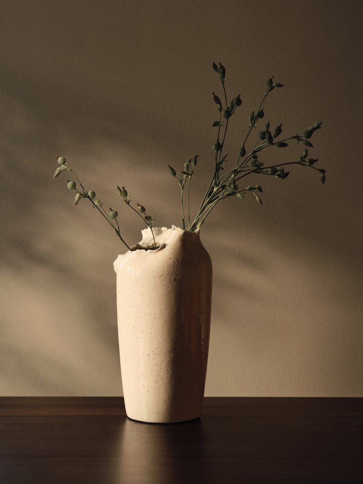 FermLiving_AW26_TereoTallVase_Off-whiteSpeckle_1104274193.jpg