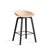 AA007-D126-AA51_AAS-32-H65-pale-peach-2.0-shell_black-wb-laquered-oak-base_black-steel-footrest.jpg