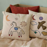 fermLIVING_SS23_NaiveCushion_1104267664_1104267665_image_01.jpg