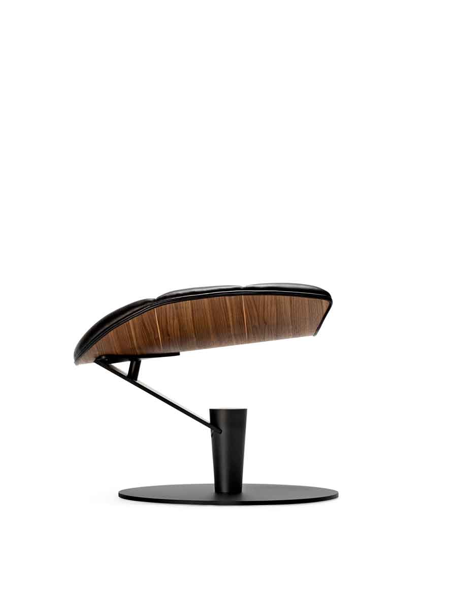 The-Lobster-Foot-Stool__2.jpg