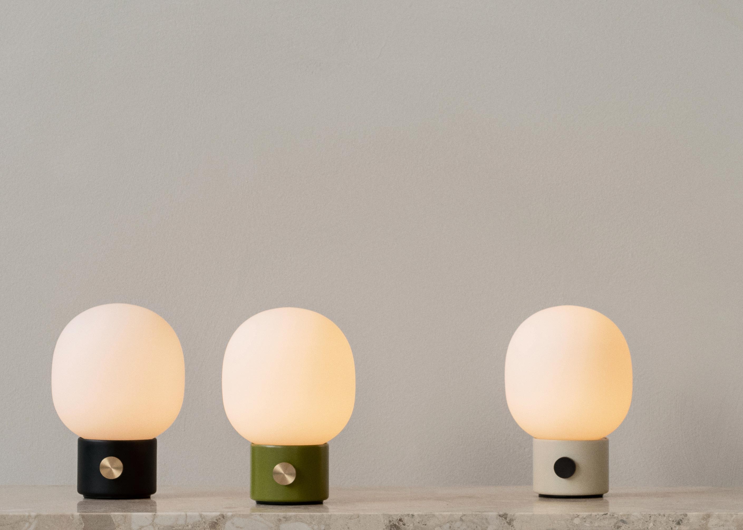 MENU_JWDA_Table_Lamp_Portable_Androgyne_Lounge_Table_1.jpg