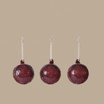 FermLiving_Holiday2026_PackshotsWithBackground_FlurryGlassBaubles-M_SetOf3_PicanteRed_1104274009.jpg